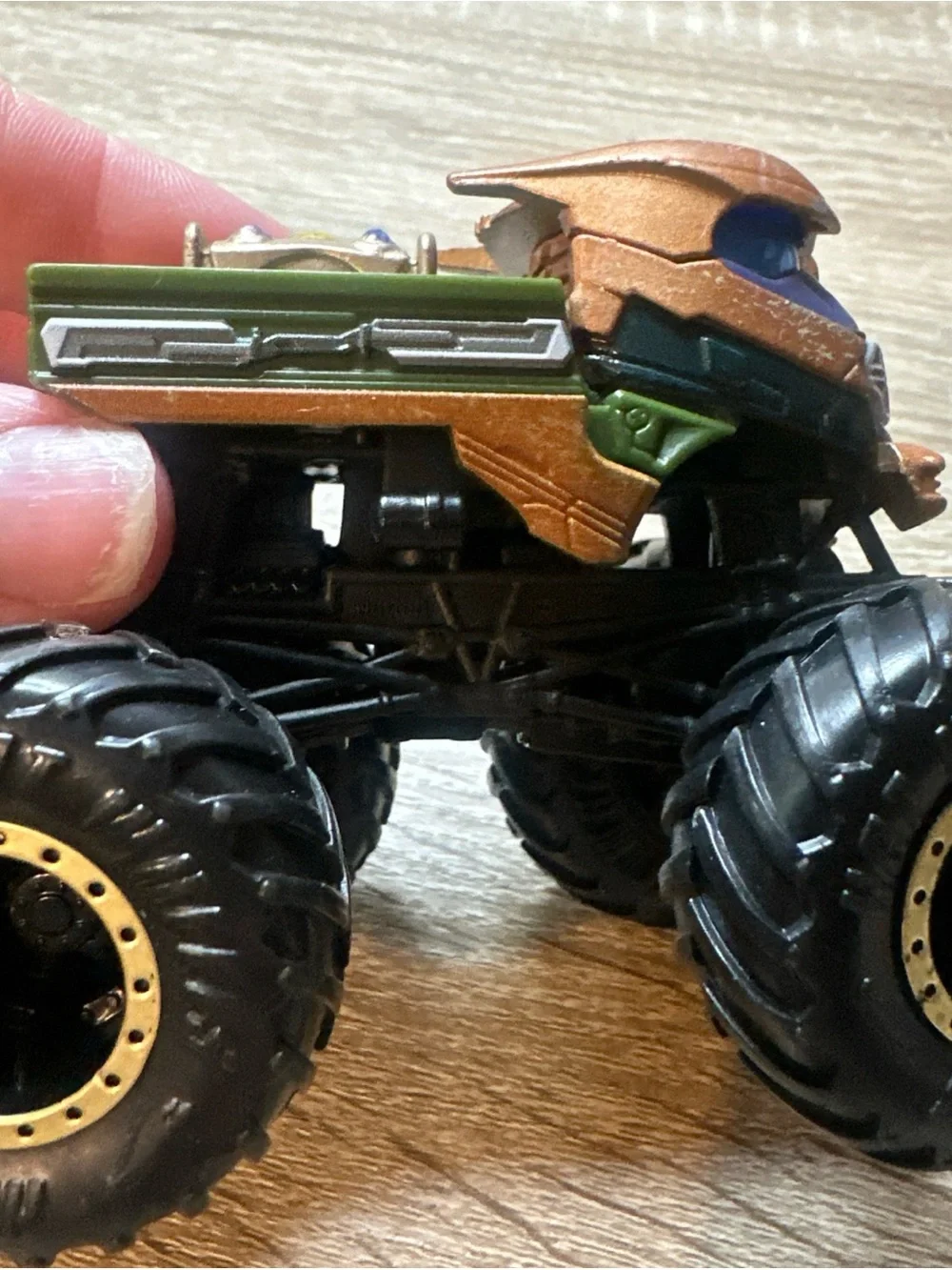 Hot Wheels THANOS 2021 Monster Truck Marvel Infinity Gauntlet 1:64